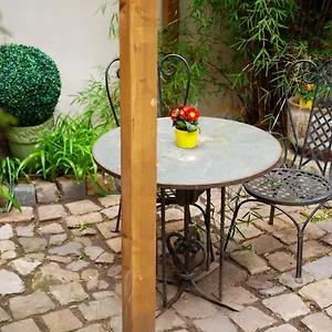 https://romantic-nest-under-prague-castle.praguehotelsweb.com