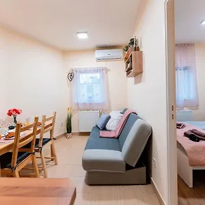Zita 4 , Budapest Hungary